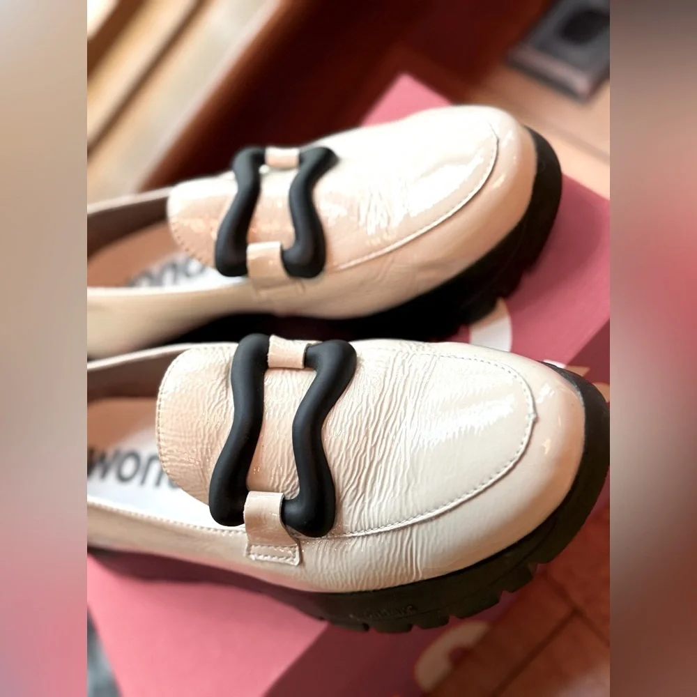 Wonders‎ platform Loafer A-2430 cream patent EU 39 (8-8.5)
